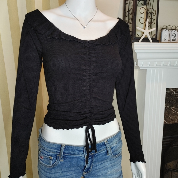 FOREVER 21 Y2K 90'S LONG SLEEVE RUCHED LACE-FRONT CROP TOP, BLACK 0X - Picture 2 of 7